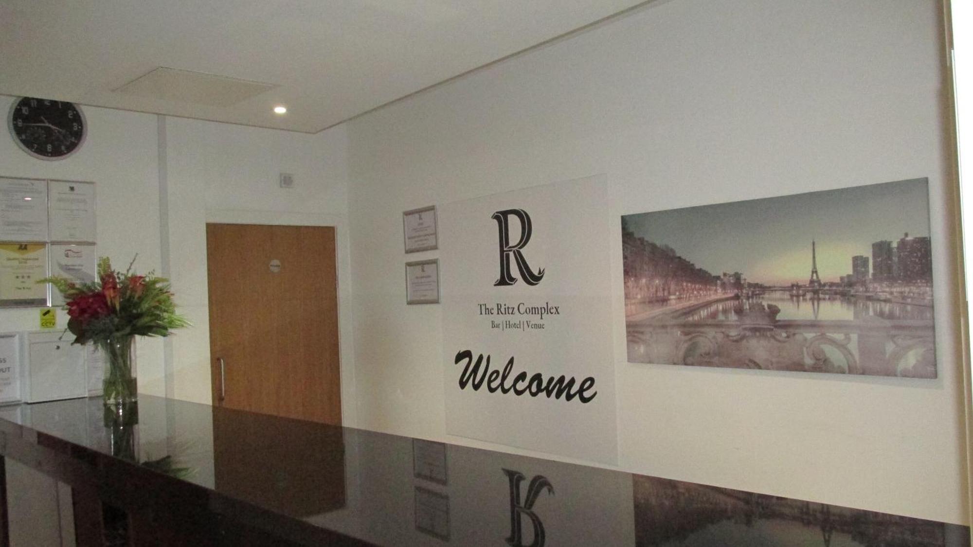 The R Inn Hotel Desborough Room photo